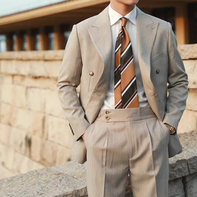 關(guān)于定制職業(yè)裝的特點介紹